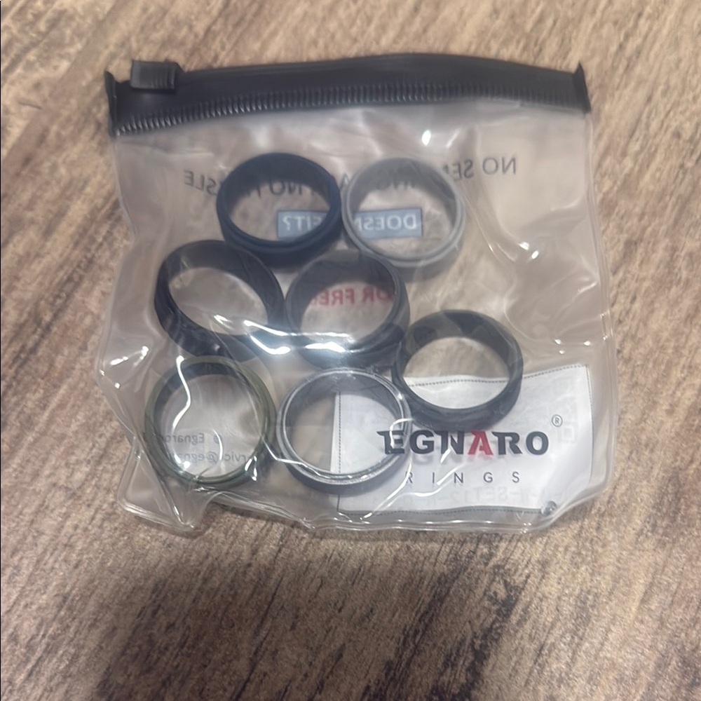 Egnaro Silicone Rings Set - Black and Gray